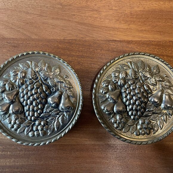 Set Vintage Hammered Brass Fruit Motif Wall Pockets MCM, English country, winery - Picture 8 of 11